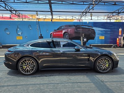 2021 Porsche PANAMERA photo 6
