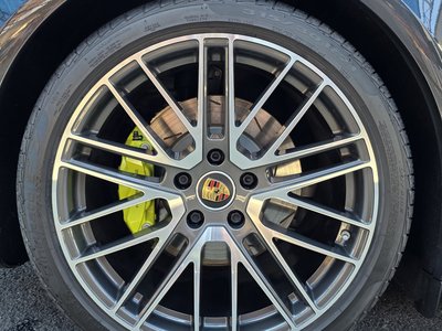 2021 Porsche PANAMERA photo 4