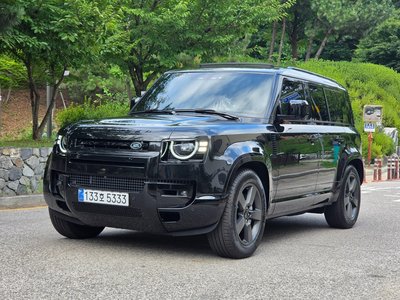 2026 LAND Rover DEFENDER photo 1