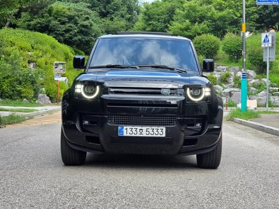 2026 LAND Rover DEFENDER photo 2