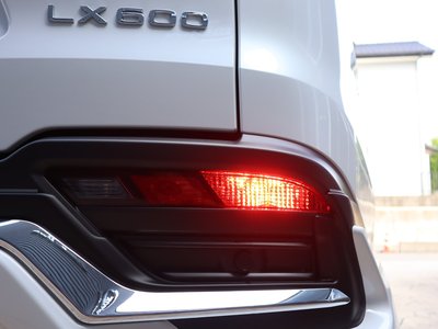 2025 Lexus LX — миниатюра 23