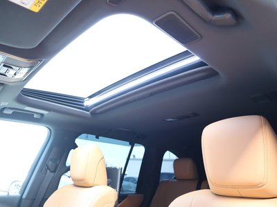 2025 Lexus LX — миниатюра 24
