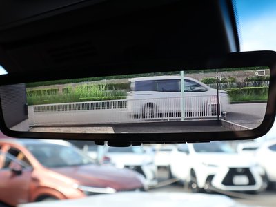 2025 Lexus LX — миниатюра 13