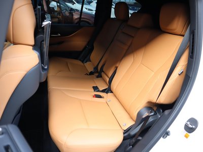 2025 Lexus LX — миниатюра 54