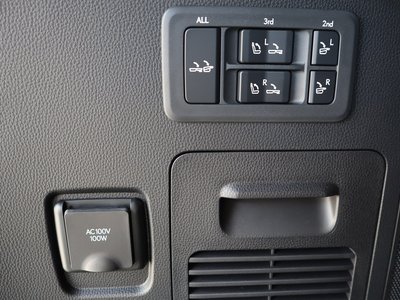 2025 Lexus LX — миниатюра 31