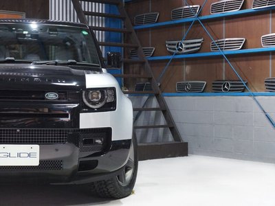 LAND ROVER DEFENDER - 8