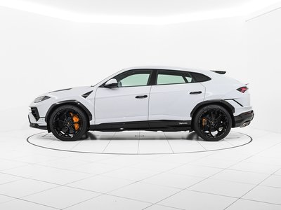LAMBORGHINI URUS - 5