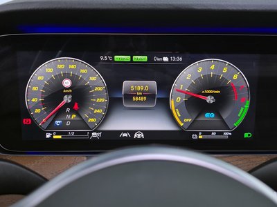 MERCEDES-BENZ E-CLASS - 8