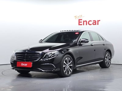 MERCEDES-BENZ E-CLASS - 1