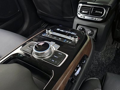 2021 Genesis G90 缩略图 19