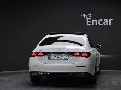 MERCEDES-BENZ E-CLASS - 4