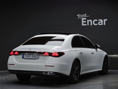 MERCEDES-BENZ E-CLASS - 3