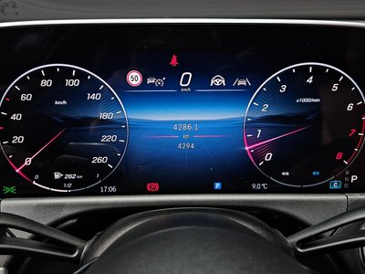 MERCEDES-BENZ E-CLASS - 8