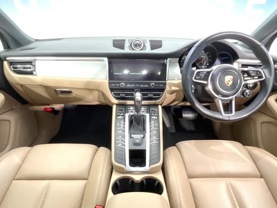 PORSCHE MACAN - 2