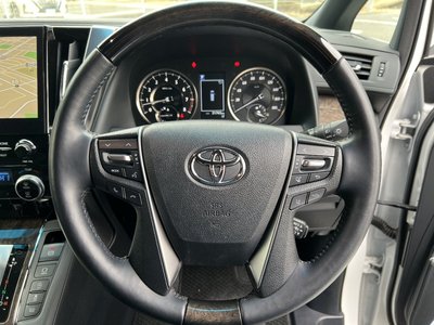 TOYOTA ALPHARD - 9