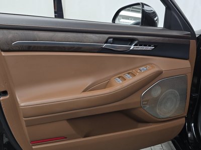 2018 Genesis G90 thumbnail 14