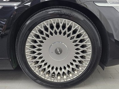 صورة 8 لـ 2018 Genesis G90