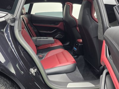 صورة مصغرة 12 لـ 2023 Porsche TAYCAN