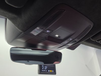 صورة مصغرة 17 لـ 2023 Porsche TAYCAN