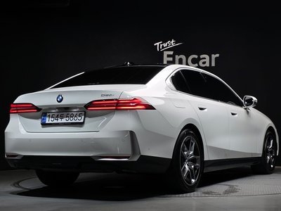 صورة 3 لـ 2024 BMW 5 SERIES