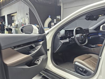 2024 BMW 5 SERIES — миниатюра 13