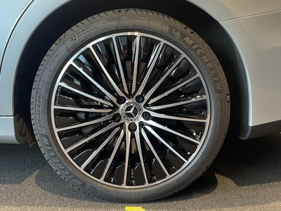 MERCEDES-BENZ E-CLASS - 4