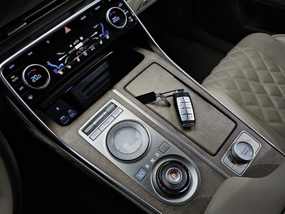 2022 Genesis GV80 thumbnail 12