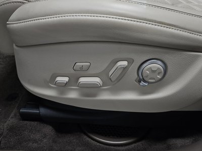 2022 Genesis GV80 thumbnail 36