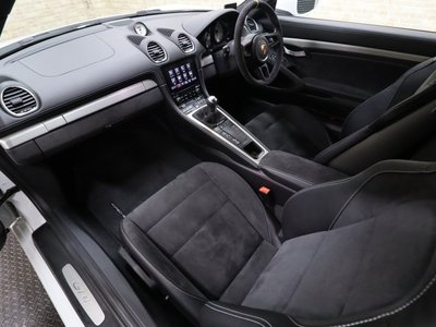 2021 Porsche 718 — миниатюра 24