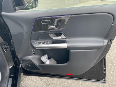 MERCEDES-BENZ GLA - 4