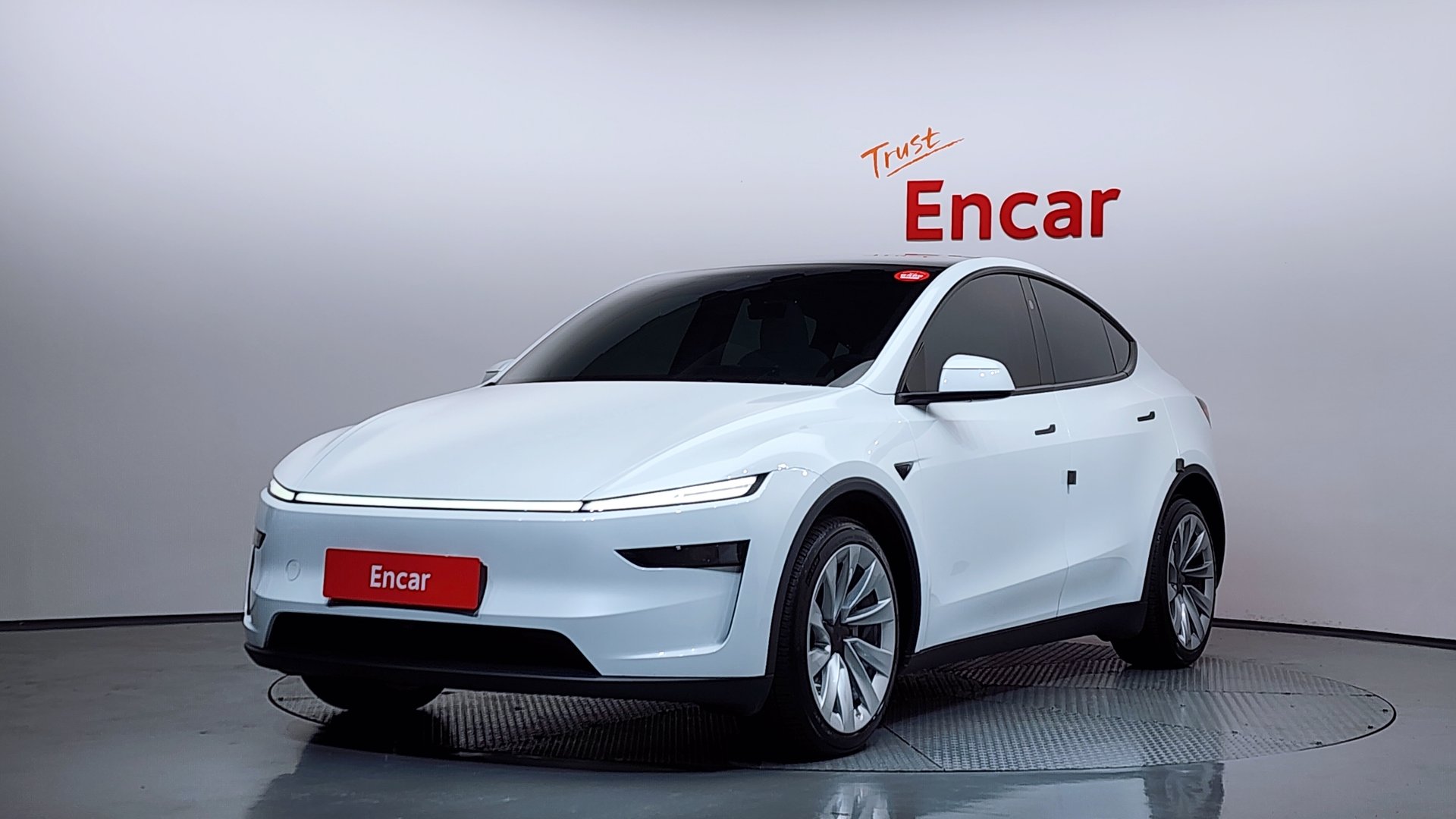 TESLA MODEL Y - View 1