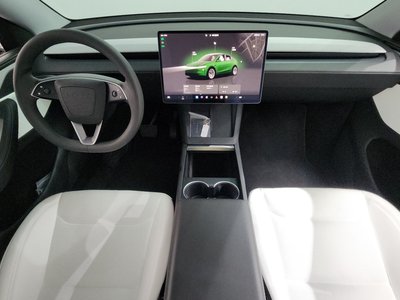 TESLA MODEL Y - 5