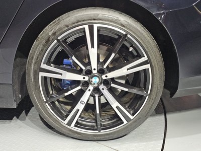 BMW 5 SERIES - 8