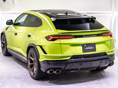 LAMBORGHINI URUS - 10