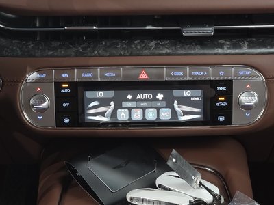 2024 Genesis G90 (RS4) thumbnail 24