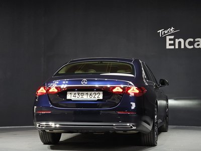 MERCEDES-BENZ E-CLASS - 3