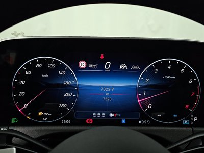 MERCEDES-BENZ E-CLASS - 8