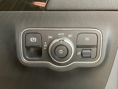 MERCEDES-BENZ GLA - 7