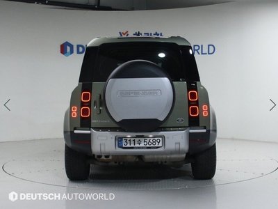 LAND ROVER DEFENDER - 4