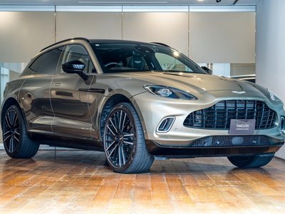 ASTON MARTIN DBX - 7