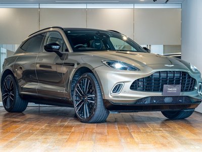 ASTON MARTIN DBX - 8
