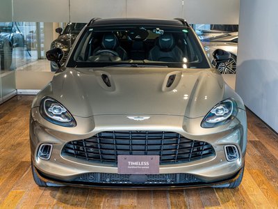 ASTON MARTIN DBX - 4