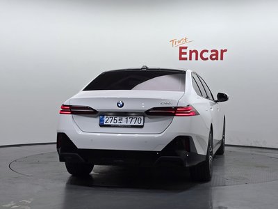 BMW 5 SERIES - 4