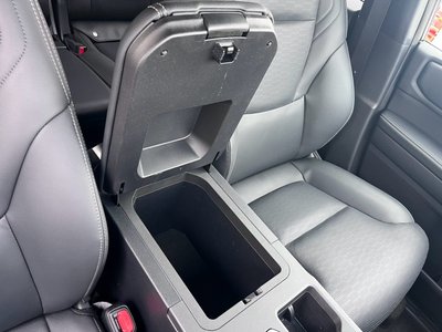 صورة مصغرة 40 لـ 2024 Toyota LAND CRUISER 250