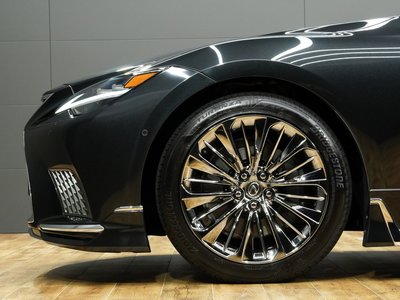 2021 Lexus LS thumbnail 32
