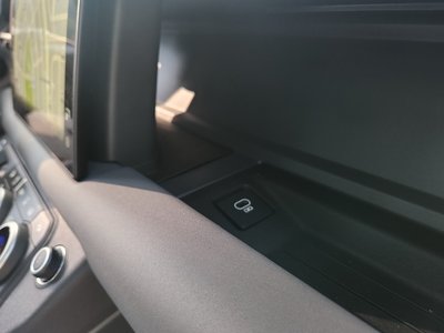 2025 LAND Rover DEFENDER — миниатюра 20