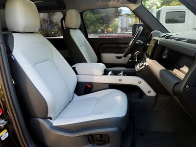 2025 LAND Rover DEFENDER — миниатюра 15