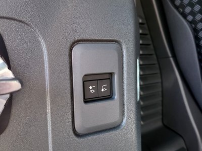 2025 LAND Rover DEFENDER — миниатюра 18