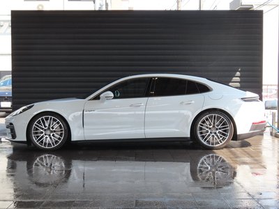 PORSCHE PANAMERA - 8