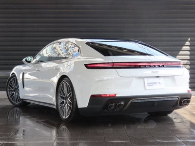 PORSCHE PANAMERA - 4